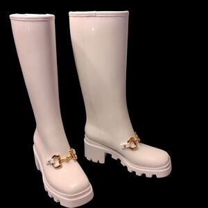 GUCCI White Knee High Rain/Snow Boots with Gold Horsebit Sz 37